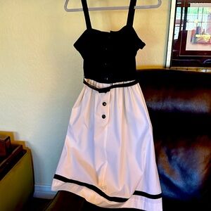 Retro dress black and white